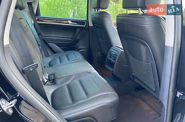 Позашляховик / Кросовер Volkswagen Touareg 2014 в 