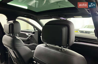 Внедорожник / Кроссовер Volkswagen Touareg 2022 в 