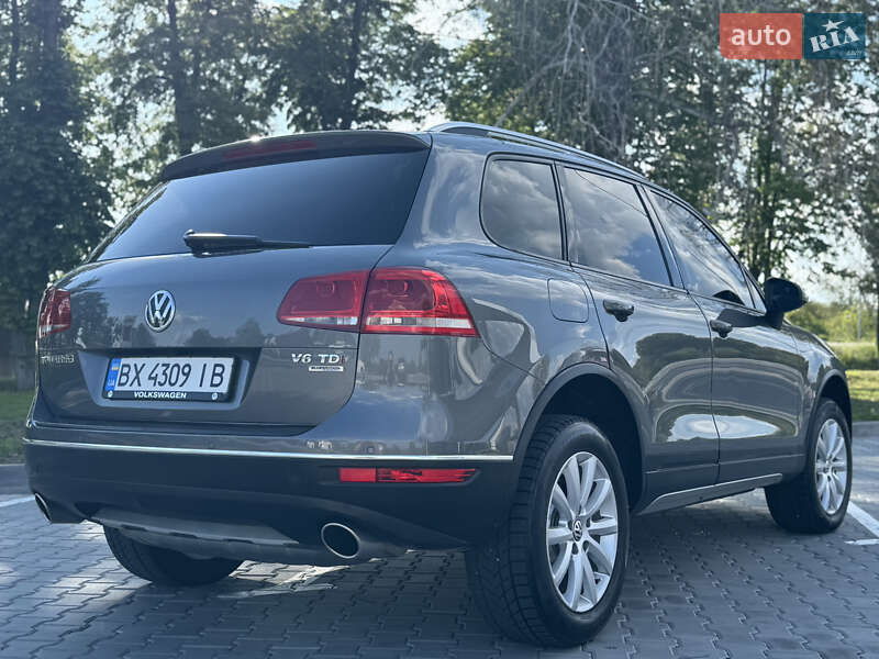 Внедорожник / Кроссовер Volkswagen Touareg 2011 в Тульчине