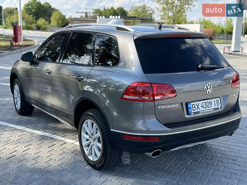 Внедорожник / Кроссовер Volkswagen Touareg 2011 в Тульчине