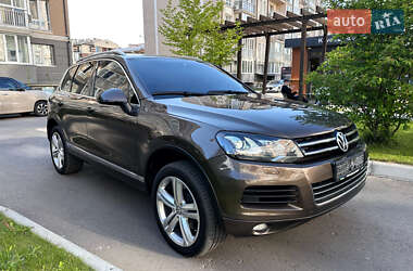 Внедорожник / Кроссовер Volkswagen Touareg 2011 в 