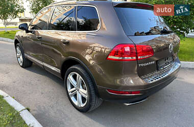 Внедорожник / Кроссовер Volkswagen Touareg 2011 в 