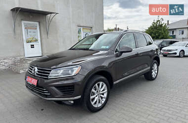 Внедорожник / Кроссовер Volkswagen Touareg 2016 в Луцке