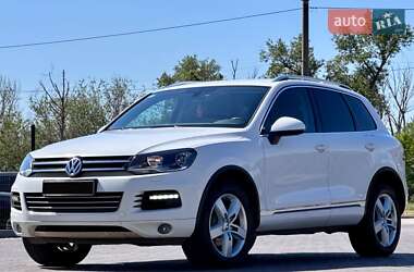 Внедорожник / Кроссовер Volkswagen Touareg 2012 в 