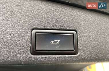 Внедорожник / Кроссовер Volkswagen Touareg 2013 в 