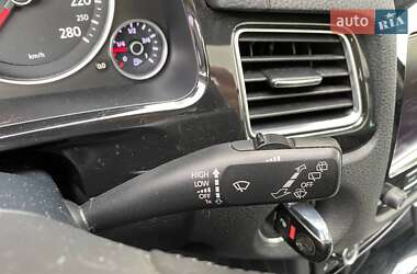 Внедорожник / Кроссовер Volkswagen Touareg 2013 в 