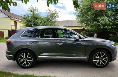 Позашляховик / Кросовер Volkswagen Touareg 2023 в 