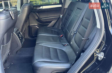 Позашляховик / Кросовер Volkswagen Touareg 2012 в 