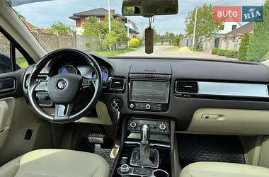 Внедорожник / Кроссовер Volkswagen Touareg 2016 в 