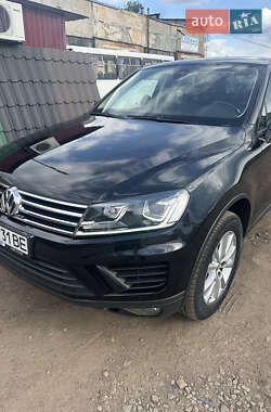 Позашляховик / Кросовер Volkswagen Touareg 2016 в Ніжині