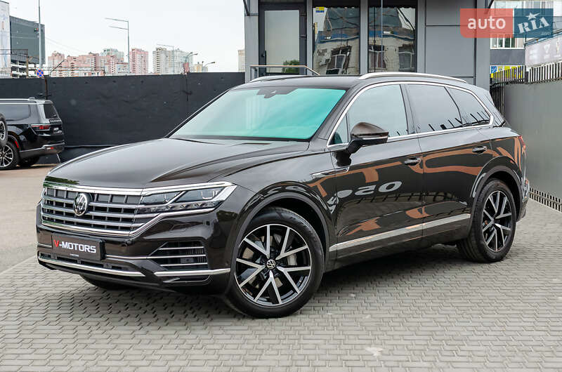 Внедорожник / Кроссовер Volkswagen Touareg 2021 в Киеве