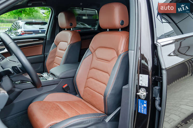 Внедорожник / Кроссовер Volkswagen Touareg 2021 в Киеве
