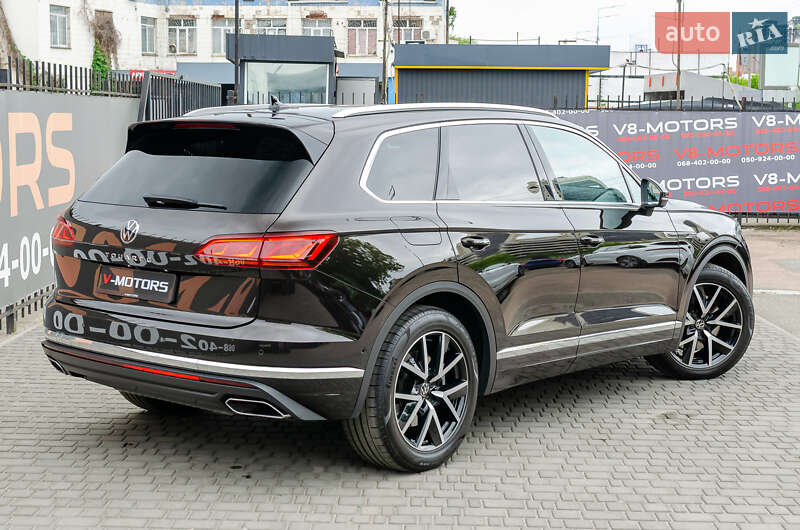 Внедорожник / Кроссовер Volkswagen Touareg 2021 в Киеве
