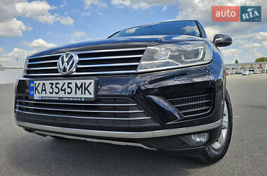 Внедорожник / Кроссовер Volkswagen Touareg 2015 в 