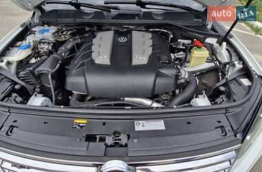 Внедорожник / Кроссовер Volkswagen Touareg 2015 в 