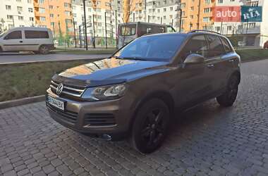 Позашляховик / Кросовер Volkswagen Touareg 2011 в Хмельницькому