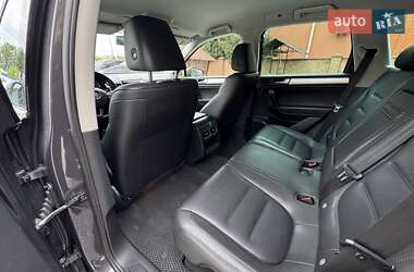 Внедорожник / Кроссовер Volkswagen Touareg 2011 в 