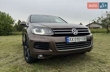 Внедорожник / Кроссовер Volkswagen Touareg 2011 в Ровно