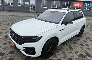 Внедорожник / Кроссовер Volkswagen Touareg 2022 в 