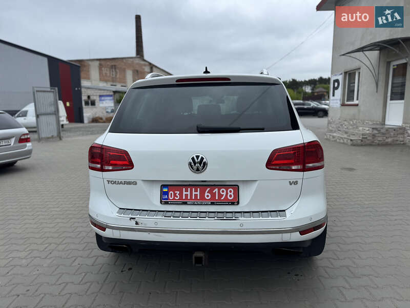 Внедорожник / Кроссовер Volkswagen Touareg 2016 в Луцке