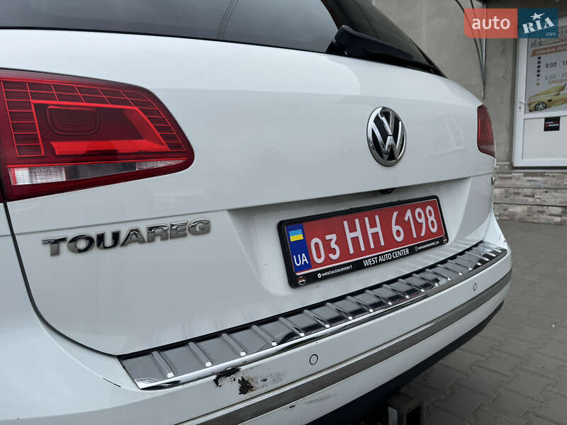 Внедорожник / Кроссовер Volkswagen Touareg 2016 в Луцке