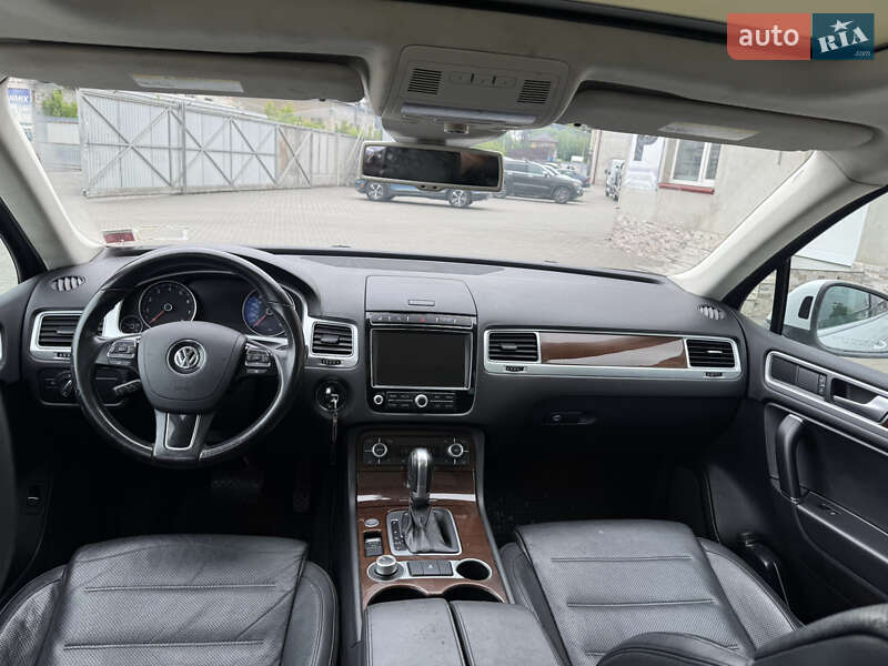 Внедорожник / Кроссовер Volkswagen Touareg 2016 в Луцке