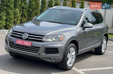 Позашляховик / Кросовер Volkswagen Touareg 2011 в Лубнах