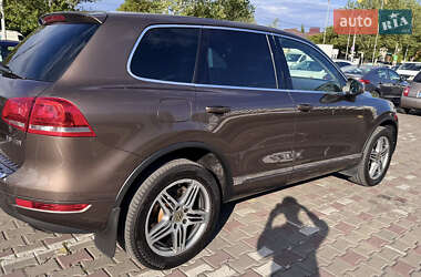 Внедорожник / Кроссовер Volkswagen Touareg 2011 в 