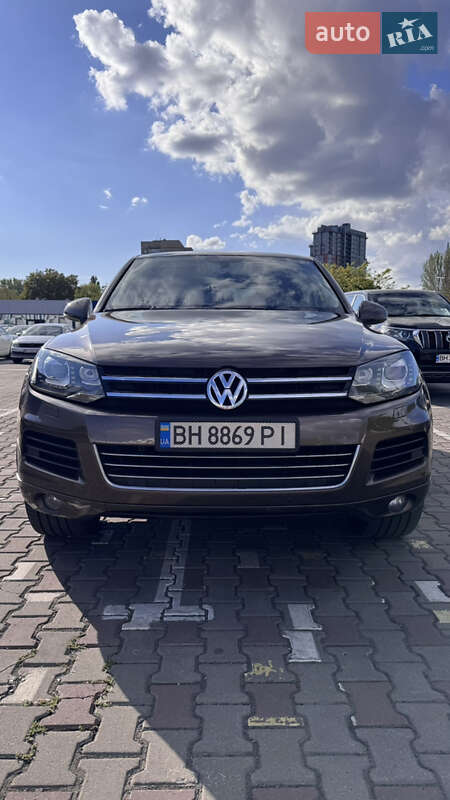 Внедорожник / Кроссовер Volkswagen Touareg 2011 в Одессе
