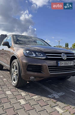 Внедорожник / Кроссовер Volkswagen Touareg 2011 в 