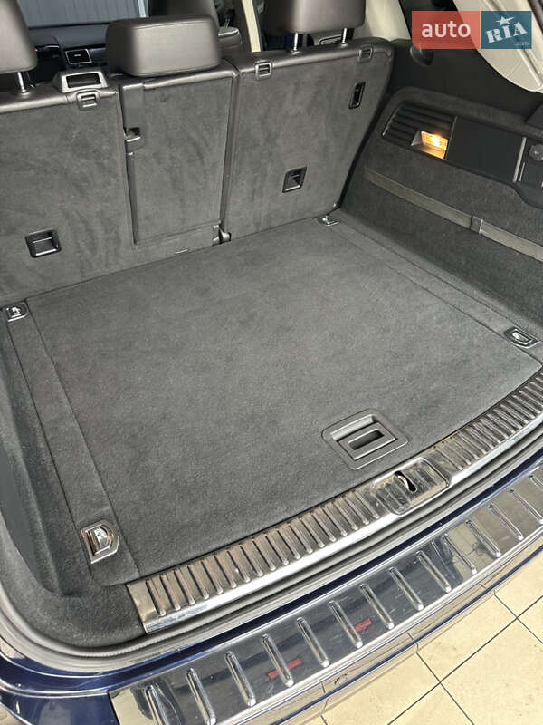 Внедорожник / Кроссовер Volkswagen Touareg 2013 в Киеве