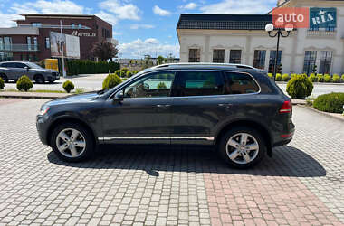 Внедорожник / Кроссовер Volkswagen Touareg 2014 в 