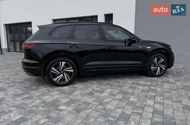 Внедорожник / Кроссовер Volkswagen Touareg 2022 в 