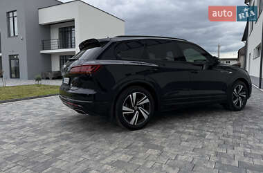 Внедорожник / Кроссовер Volkswagen Touareg 2022 в 