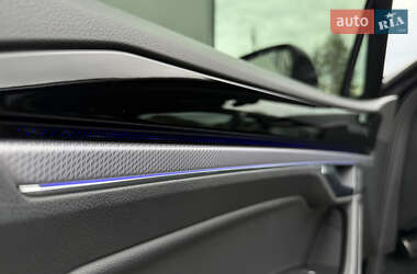 Внедорожник / Кроссовер Volkswagen Touareg 2022 в 