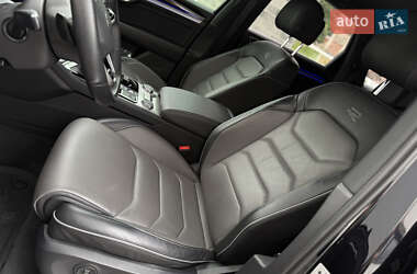 Внедорожник / Кроссовер Volkswagen Touareg 2022 в 