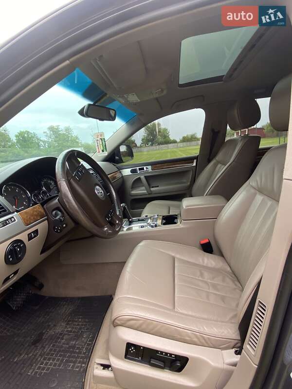 Внедорожник / Кроссовер Volkswagen Touareg 2009 в Фастове