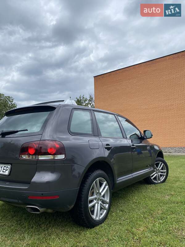 Внедорожник / Кроссовер Volkswagen Touareg 2009 в Фастове