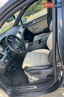 Внедорожник / Кроссовер Volkswagen Touareg 2011 в 