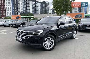 Позашляховик / Кросовер Volkswagen Touareg 2019 в Івано-Франківську