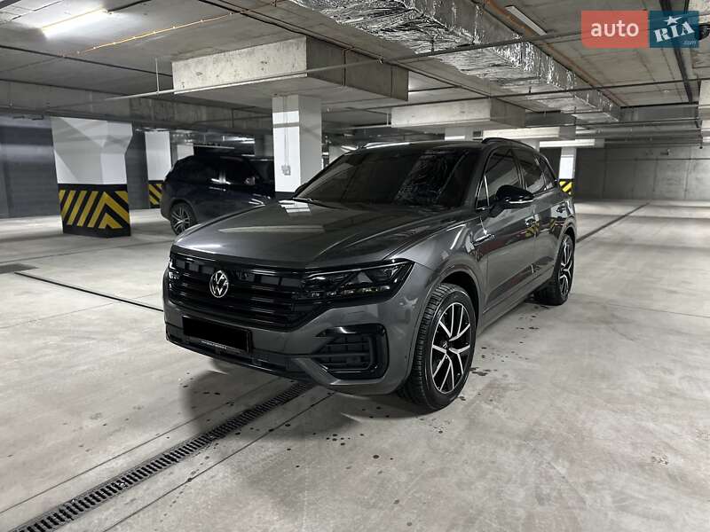 Внедорожник / Кроссовер Volkswagen Touareg 2021 в 