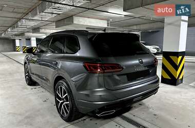 Внедорожник / Кроссовер Volkswagen Touareg 2021 в 