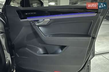 Внедорожник / Кроссовер Volkswagen Touareg 2021 в 