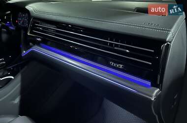 Внедорожник / Кроссовер Volkswagen Touareg 2021 в 