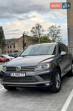 Позашляховик / Кросовер Volkswagen Touareg 2015 в Смілі