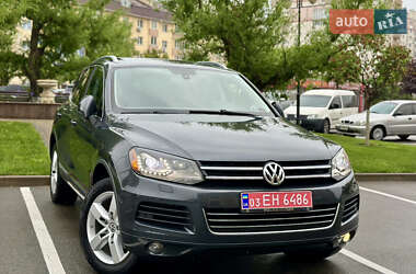 Позашляховик / Кросовер Volkswagen Touareg 2012 в Києві