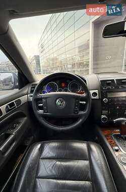 Позашляховик / Кросовер Volkswagen Touareg 2003 в 
