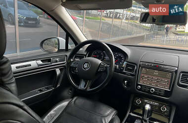 Внедорожник / Кроссовер Volkswagen Touareg 2015 в 