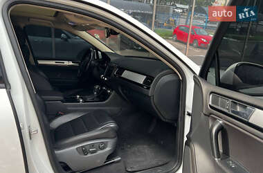 Внедорожник / Кроссовер Volkswagen Touareg 2015 в 