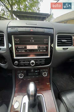 Внедорожник / Кроссовер Volkswagen Touareg 2014 в 